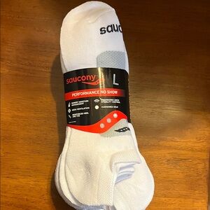 Saucony Men's White and Gray Performance No Show Socks 5 pack